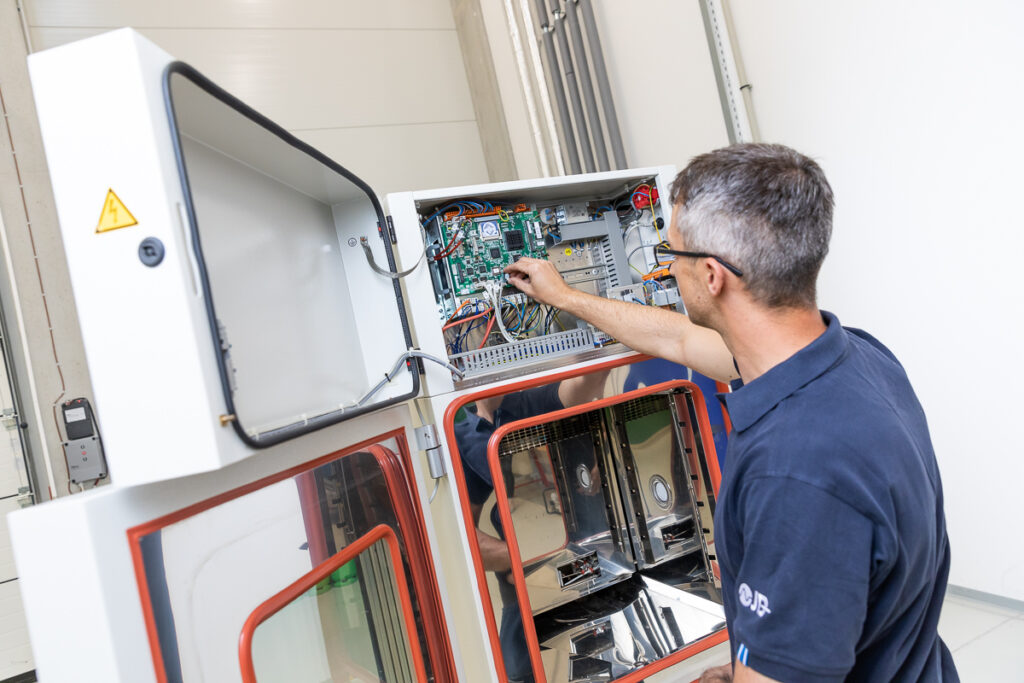 Servis zkušebních komor