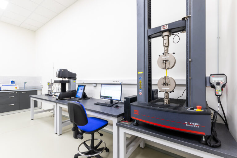 Servis zkušebních strojů