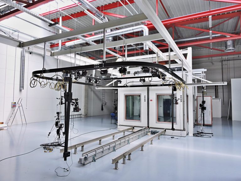 Klimatická komora včetně řízení airbagových zkoušek