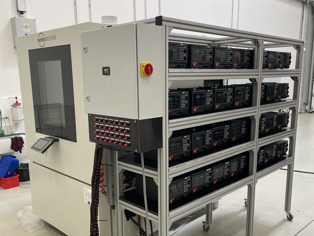 Weiss climatic chamber with power supplies